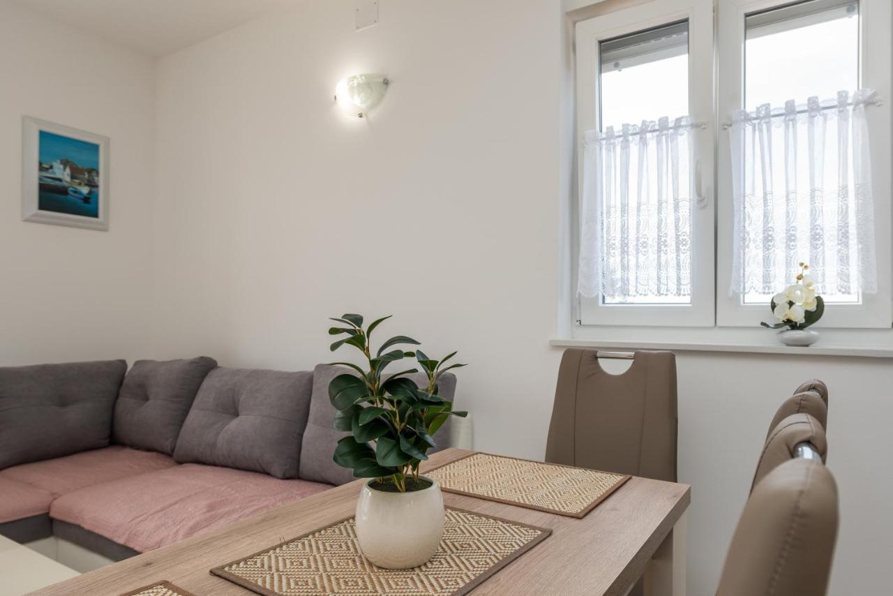 Zoran Brand New Modern Apartments Mandre Exterior photo