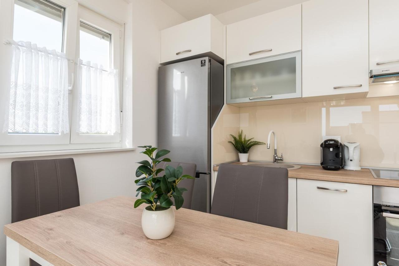 Zoran Brand New Modern Apartments Mandre Exterior photo